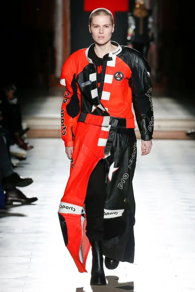 Look 40